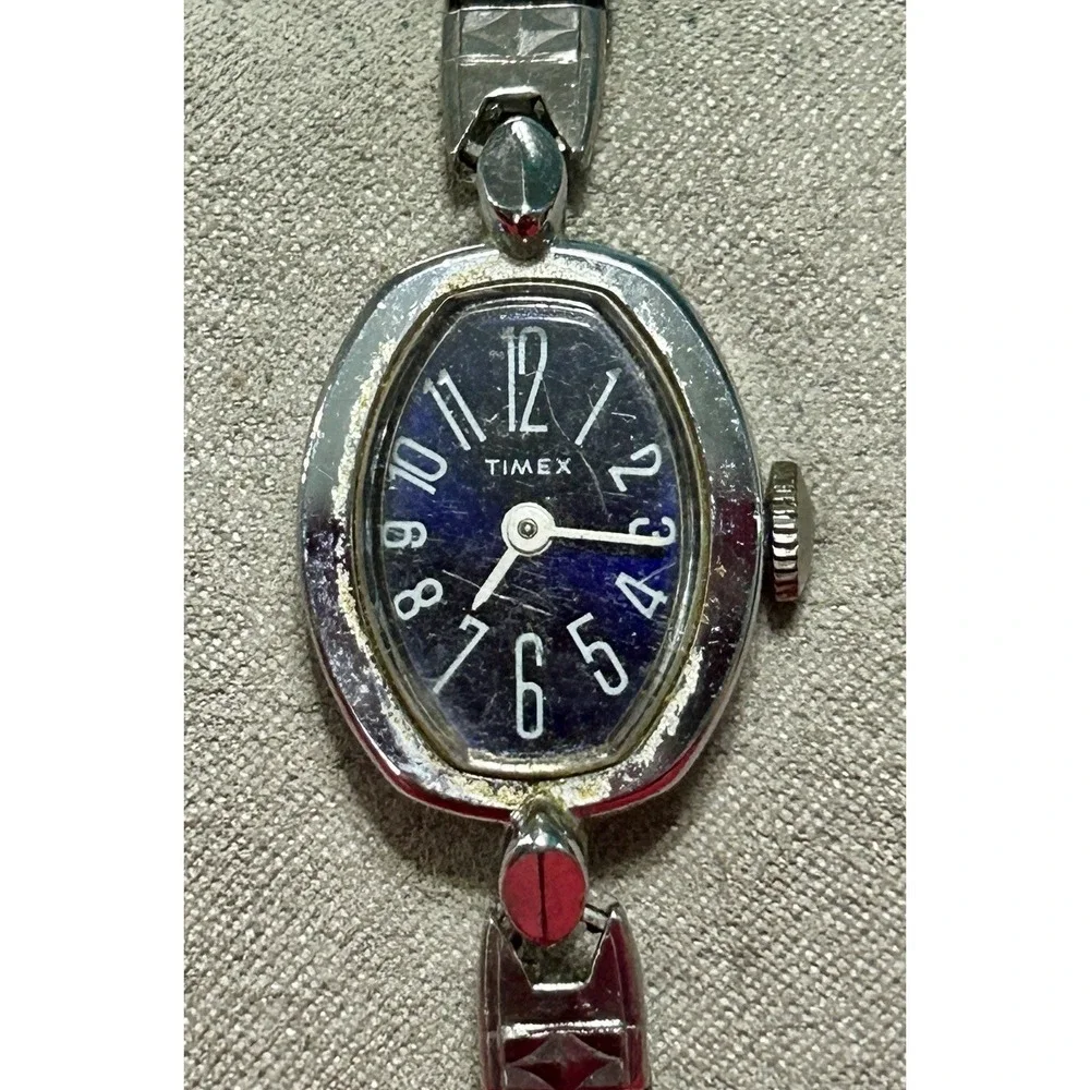 Timex Women's Silver Toned Bracelet Band Blue Dial Analog Watch Wind Up Read